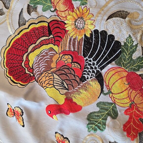 Set Of 6 Holiday Tablecloths Square Embroidered Approx 34" Squares - Picture 5 of 13